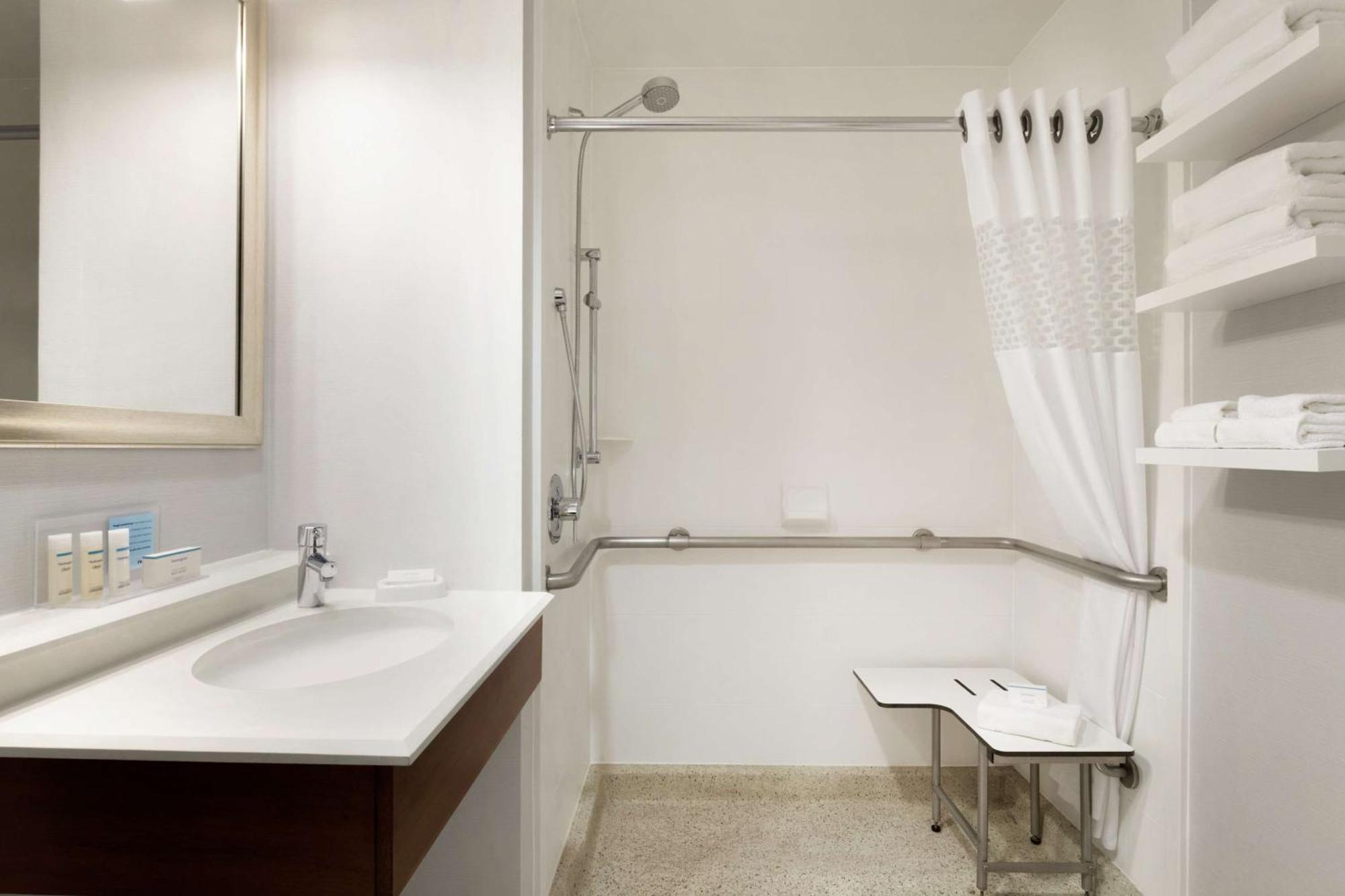 Hampton Inn Long Island-Brookhaven Farmingville Eksteriør bilde