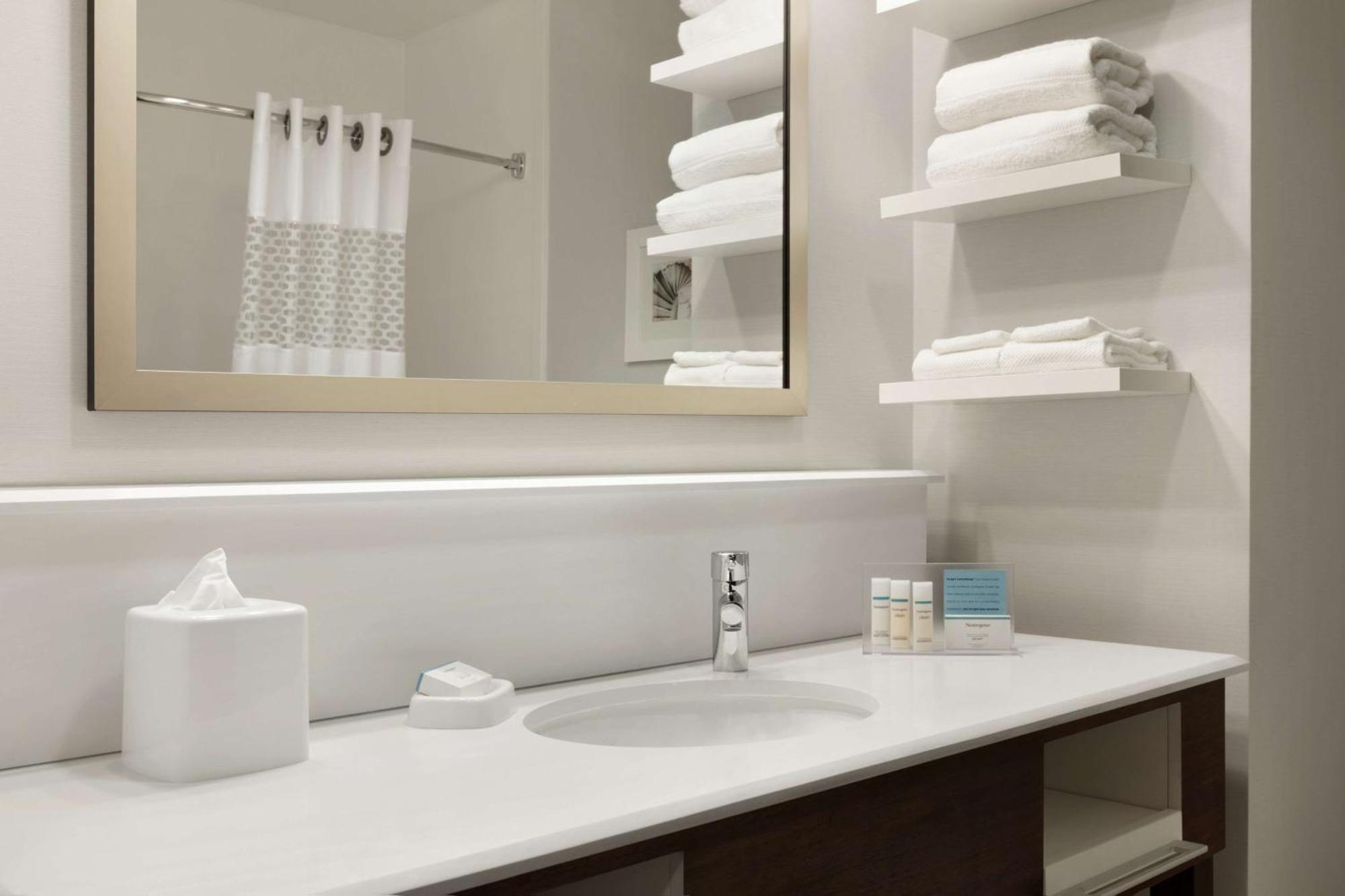 Hampton Inn Long Island-Brookhaven Farmingville Eksteriør bilde