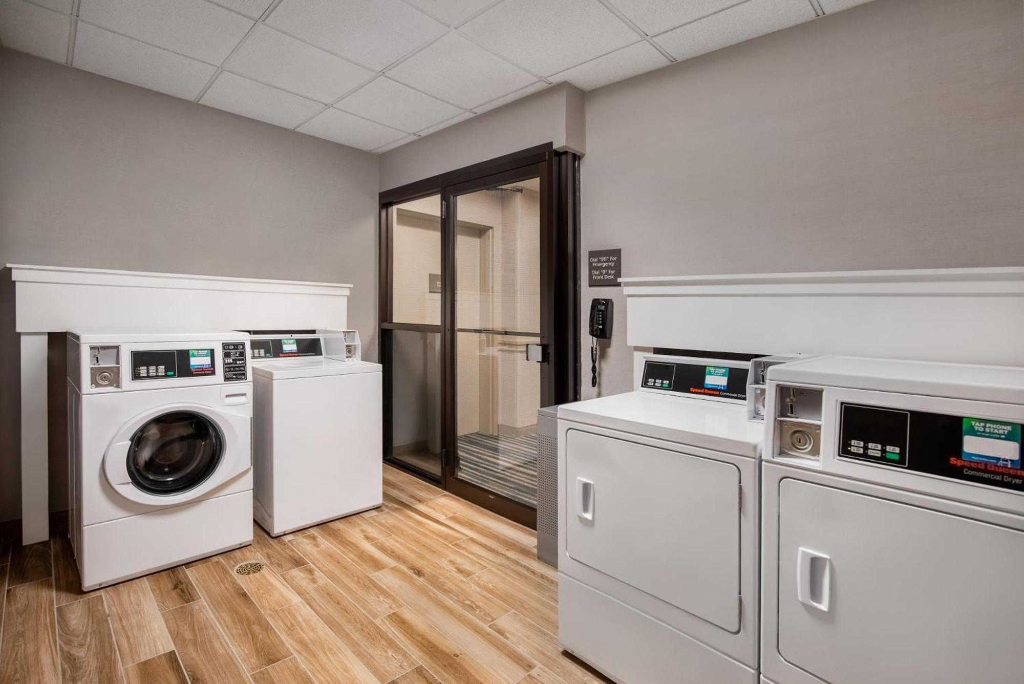 Hampton Inn Long Island-Brookhaven Farmingville Eksteriør bilde